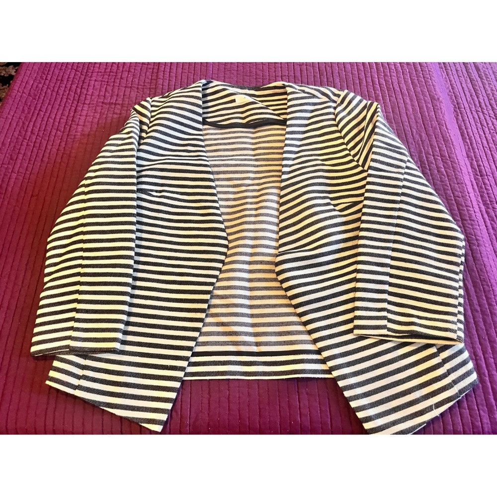 BCNU Women's Black White Striped Open‎ Front Cropped Blazer Jacket Size S